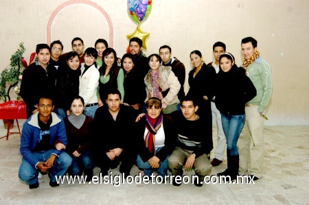14122008
Valeria Luna Reyes festejó su cumpleaños con numerosos amigos y familiares.