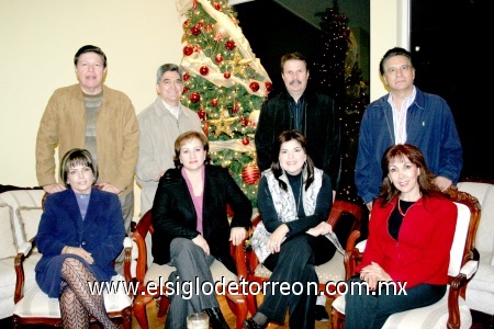 14122008
Javier Armendáriz, Daniel Martínez, Eugenio Treviño, Francisco Alburquerque, Laura de Armendáriz, Carmen de Martínez, Maricruz de Treviño y Patty de Alburquerque