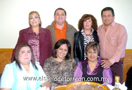17122008
Norma Soto de Alvarado, Alfonso Rivas, Aurora de Rivas, José Luis, Alba Montesinos, Alma García y Guadalupe Rodríguez