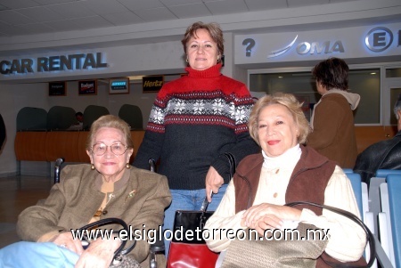 24122008
María de la Luz de Barragán, Mate Sámano y Beatriz Barragán fueron a pasar la Navidad a Washington, D.C