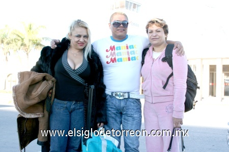 26122008
Rosy y Esther Moreno arribaron a Torreón procedentes de la Ciudad de México