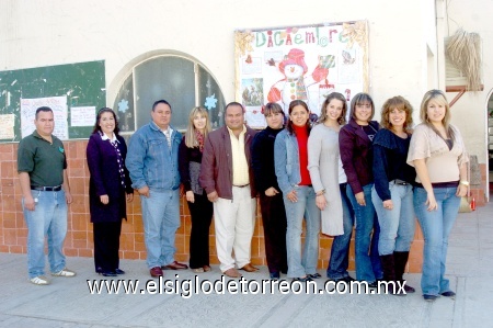 21122008
Alonso Vázquez, Patricia Ramírez, Mario Soria, Violeta Ramírez, Eduardo Botello, Mely Vega, Yunuen, María Garza, Chelita Landeros, Cynthia Saucedo y Carmen Arguijo.