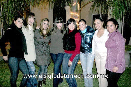 21122008
Karla Lima, Cynthia, Karla Tavera, Karina Guerrero, Inglaterra Esparza, Fabiola Lima, Paty Acosta y Ali Villarreal.