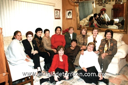 22122008
Tere Luna, Martha Aguirre, Paty Marín, Meche García, Tity Villarreal, Lourdes de la Peña, Leonor de González, Cristina lópez, Lupita Martínez, Carmen Gaussín, Ángeles Vela y Mary Meléndez.