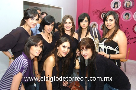 23122008
Elisa López, Brenda Grajeda, Mayela de la Garza, Martha Godínez, María José López, Priscilla Zambrano, Pilar González y Ana Karla Cuéllar.