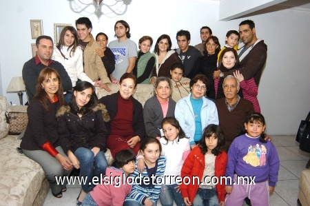 23122008
Familias Díaz Villarreal y Mijares Villarreal, tuvieron su tradicional posada anual.