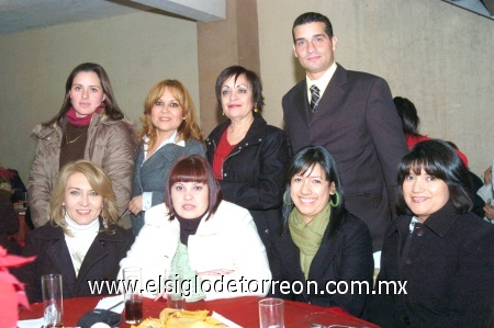 15122008
Mayra Zorrilla, Magda D., Alba, Richard, Arlene, Esther, Dinora y Lupita.