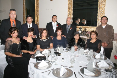 25122008
Gerardo, Norma, Matías, Josefina, Sandra Luz, Juan, Esiquia, Alfonsa, Humberto y Sanjuana