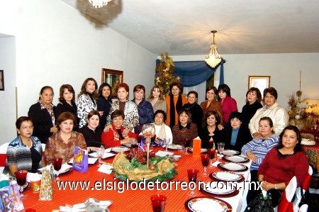 30122008
Las socias del Club de Jardinería Margaritas, se reunieron hace unos días.