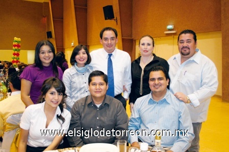 Stephanie Flores, Manuel Ramírez, Rodolfo Valdés, Kristian Hernández, Alejandra de Hernández, Cristina Requejo, Gabriel Espino y Xóchitl Sifuentes de Espino.