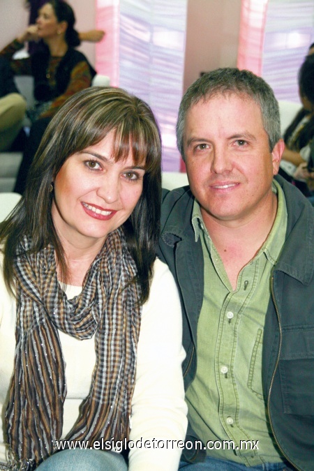 Susana de González y Roberto González.