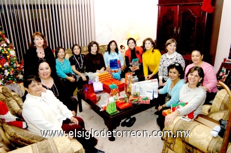 02012009
Blanca Balandrano, Maryela Ulloa, Lupita Elizalde, Silvia Loya, Chela Cabañas, Rosy Villarreal, Paty Martínez, Yolanda Aguirre, Claudia Aviles, Ruth Pastrana, Blanca Garza, Laura Ruiz y Corina Ramos