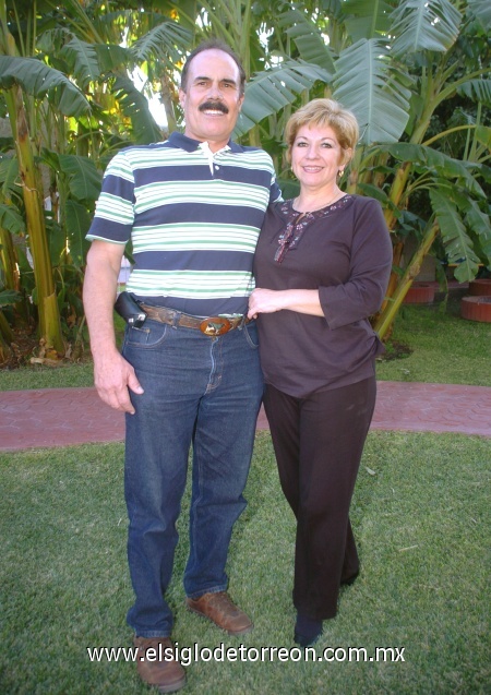 02012009
Raúl Garza Chávez en la compañía de su esposa Olga Plata Porres