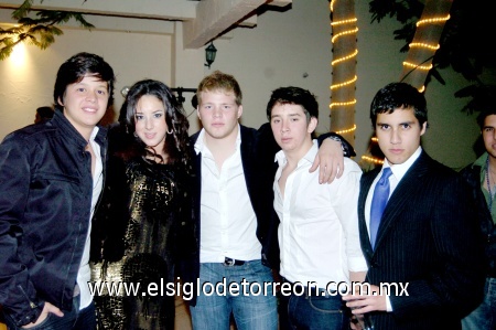 02012009
Sergio González,  Valeria Humphre, Pedro González, Manolo Acevedo y Miguel Quintero