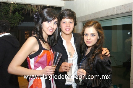 02012009
Gaby Kort, Pedro González y Ana Paola Santelices