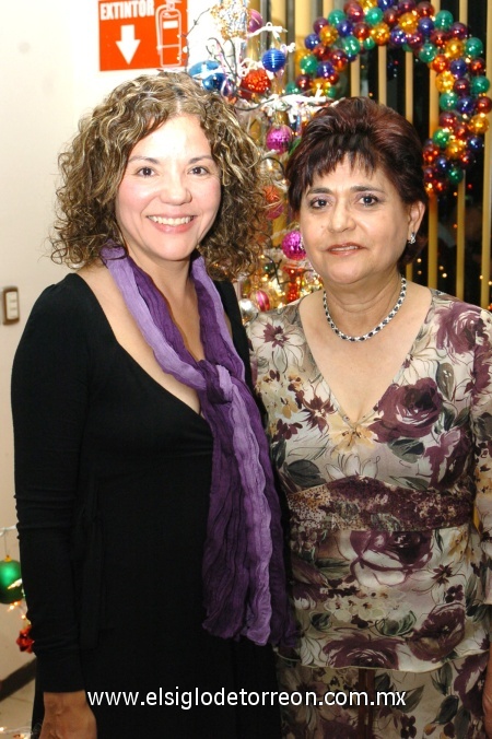04012008
Mayela Morales y Angelita Rodríguez.