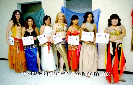 07012009
Diana Ortiz junto a sus alumnas de danza Jaqueline Centeno, Claudia Ordoñes, Elena Zúñiga, Mirna Morales Espino, Estela García y Ana Cristina García