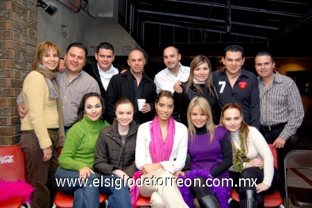 09012009
Moni, Rolando, Chío, Éricka, Norma, Raúl, Sergio, Elena, Aidé, Carlos, Mónica, Armando y Mayela