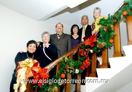 03012009
Héctor García, Magdalena de García, María García, Amparo y Julián Pérez y Mayela Sánchez