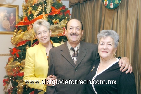 03012009
María, Amparo y Julián Pérez