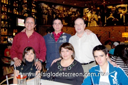 07012009
Francisco Medellín, Diana Medellín, Andrés Medellín, Bernardo Fernández, Mary Cruz Fernández y Berna Fernández