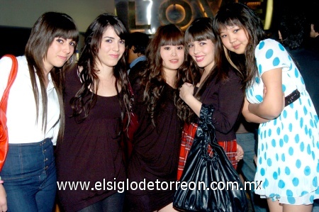 09012009
Marisa Ríos, Kareny Ríos, Minhae Man, Sarahí de la Torre e Izulin Kuo