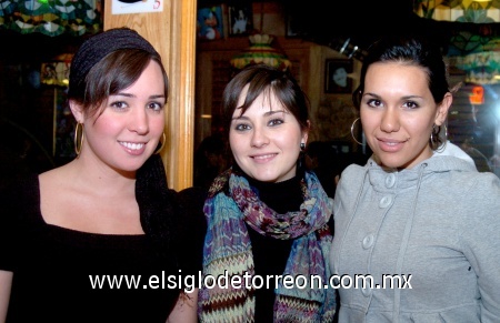 10012008
Sonia María Anaya, Idaly Chibli y Analú Gutiérrez