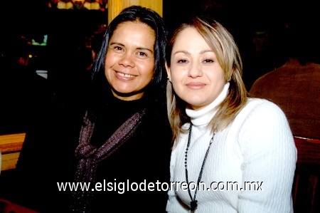 10012009
Lupita García y Christel Martínez
