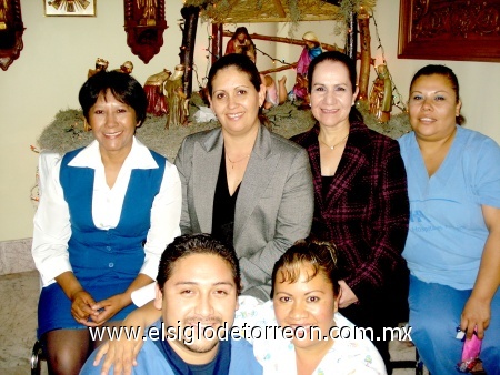 10012009
Mary Solís, Isabel Torres, Laura Navarro, Sandra García, José Álamos y Luz María Hernández