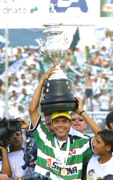 En el Verano 2001 fue campeón por segunda ocasión, formando una dupla explosiva con el chileno Rodrigo Ruiz y acertando a la portería en 22 ocasiones, en 22 juegos.