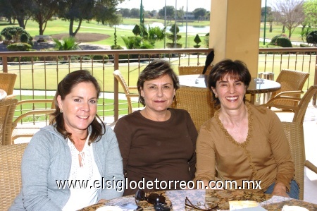 12012008
Carmina Llanova, Yvonne de De la Garza y Popis Campuzano.