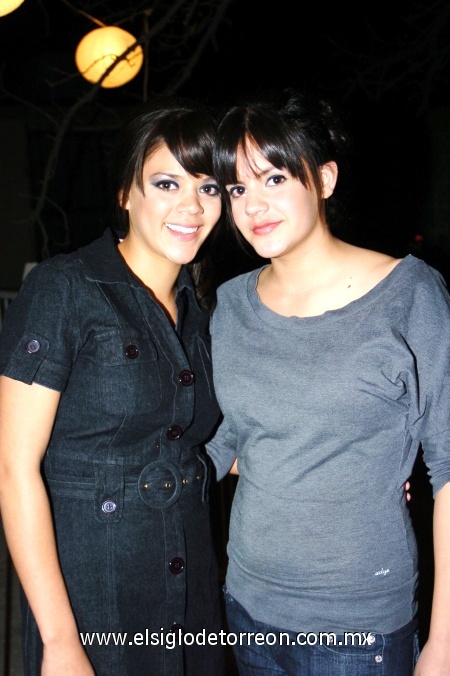 12012008
Lola y Marcela Izaguirre.