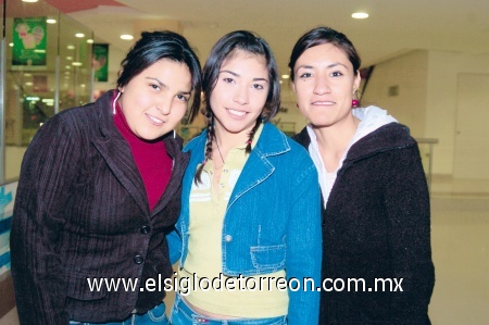 12012008
Yamina Zúñiga, Adriana Pérez y Ana Saucedo.