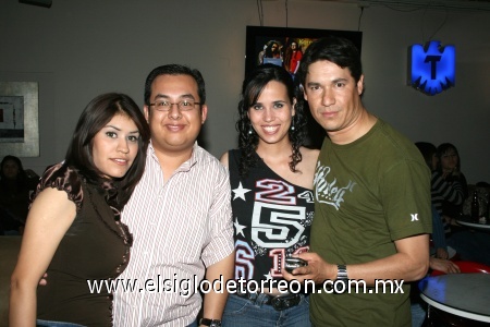 13012008
Adriana, Jorge, Rebeca y Alfredo.