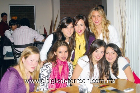 Paty Barroso, Banchis Borrego, Cristina Ruiz, Daniela Garza, Mariana Estrada, Sofía Rodríguez y María Sofía González.