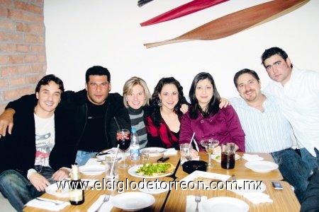 Jorge del Valle, Fernando Chávez, Silvia González, Ale Aguilar, Anilú Garza, Pedro Aguirre y Carlos Fink.