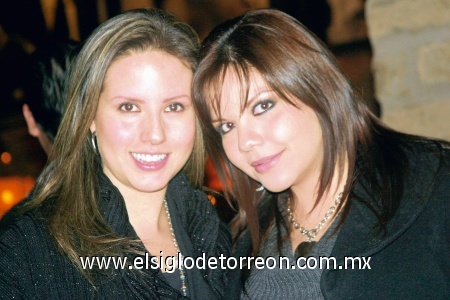 Cecilia Camacho y Ana Farhat.