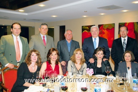 Ernesto Quintero, Laura de Quintero, Eduardo Flores de la Fuente, Dora Alicia Palestino de Flores, Alfonso Morales y Chayito de Morales, Heberto Quintero y Nuri Cuerda de Quintero, Susana Quintero y Francisco Doménech.