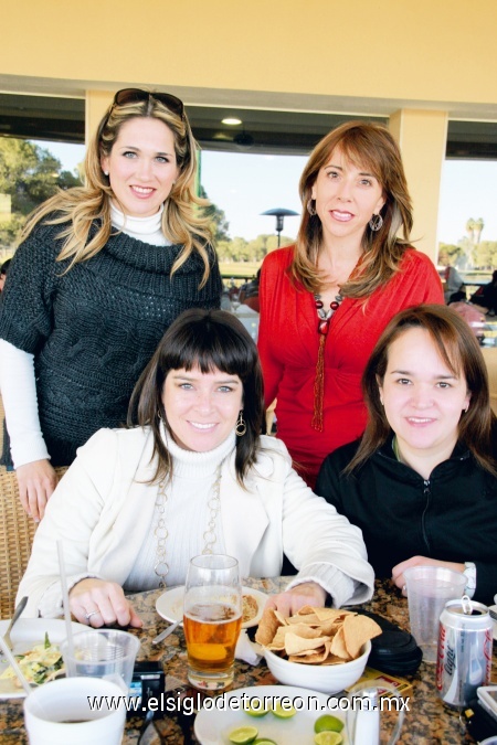 Rosy Granados de Ramírez, Maris de Gutiérrez, Mónica Aranda y Ana Anaya.