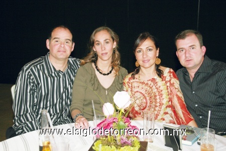 Jorge y Pili García, Mónica y Toño González.