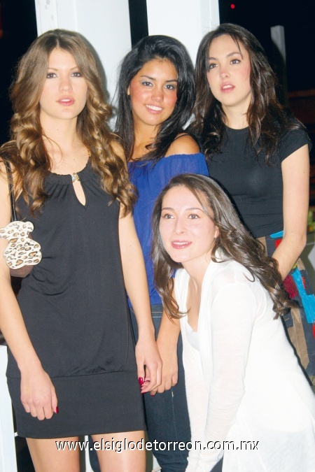 Cynthia Orozco, Bárbara González, Maricarmen Bujdud y Mariana Bayon.