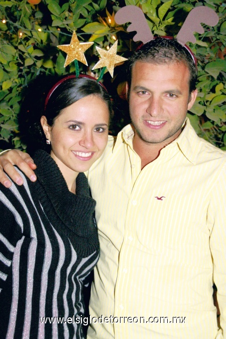 ¡Bienvenido a casa!
Cristy y Antonio