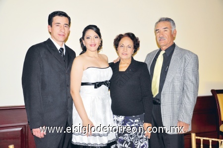 Oscar Silos, Paty Zermeño, Esperanza y Juan Zermeño.