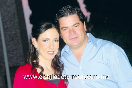 Realizan su presentación
Verónica Zertuche Grageda y Jorge Jalife Sánchez.
