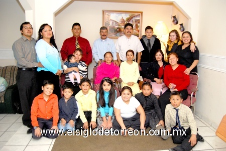 11012009
Martín y Jeny Silva, Roberto y Marta Montoya, Cliserio e Imelda Guerrero, Rafael y Sra. Cervantes, Junior y Andi Rivera, Damaris y Araceli, Mary  Rodríguez, Brayan, Irving, Melina, Katy, Carlitos, Alex, Emilio y Karen.