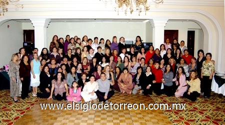 14012009
Enfermeras del ISSSTE Torreón, celebraron su Día con una agradable comida