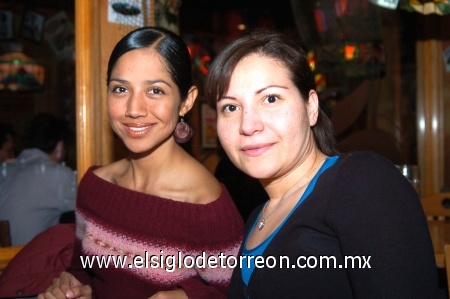 19012009
Cristina Casas y Brenda García.
