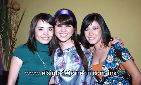 19012009
Laura Abraham García, María Julia Pérez y Mariana Sánchez.