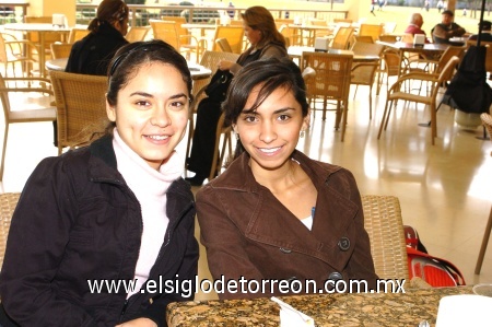 20012009
Beatriz Aguirre y Wendy Madrid.