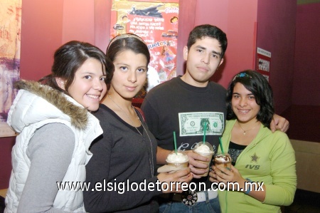 11012009
Andrea Monreal, Érika Monreal, Daniel Blanco y Michele Lara.
